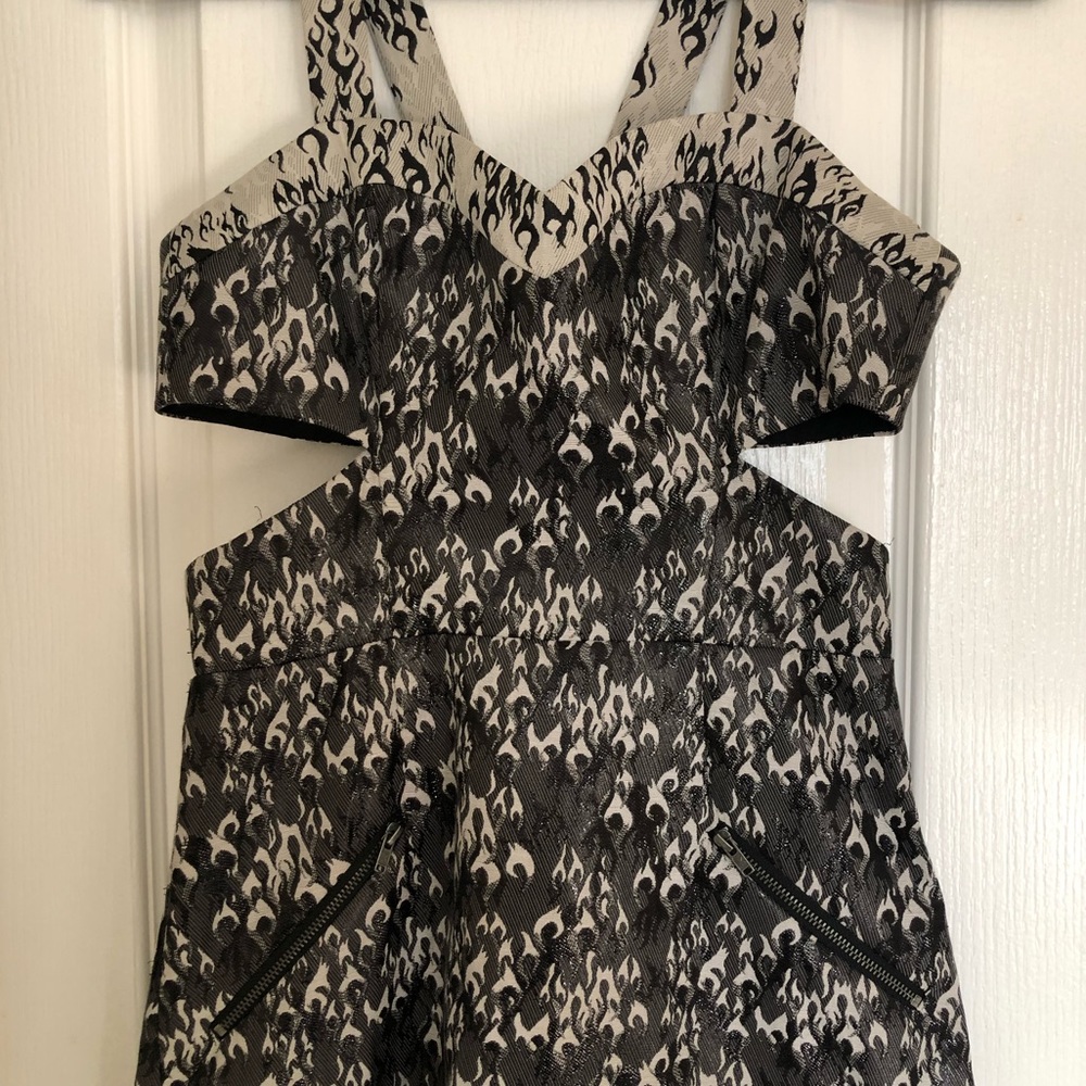 Topshop cut out dress 🖤 - Picture 8 of 8